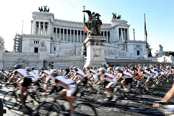 pg_Vittorio Emanuele Monument_granfondo Roma_PLG1153