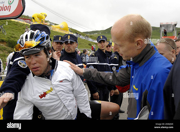 mark-cavendish-exhausted-at-the-finish-line-2K86JNX