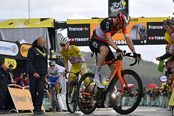 PHOTONEWS_11158111-033